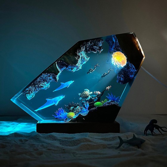 治愈海洋微景观氛围灯滴胶小夜灯送生日礼物创意鲸鱼桌面解压摆件